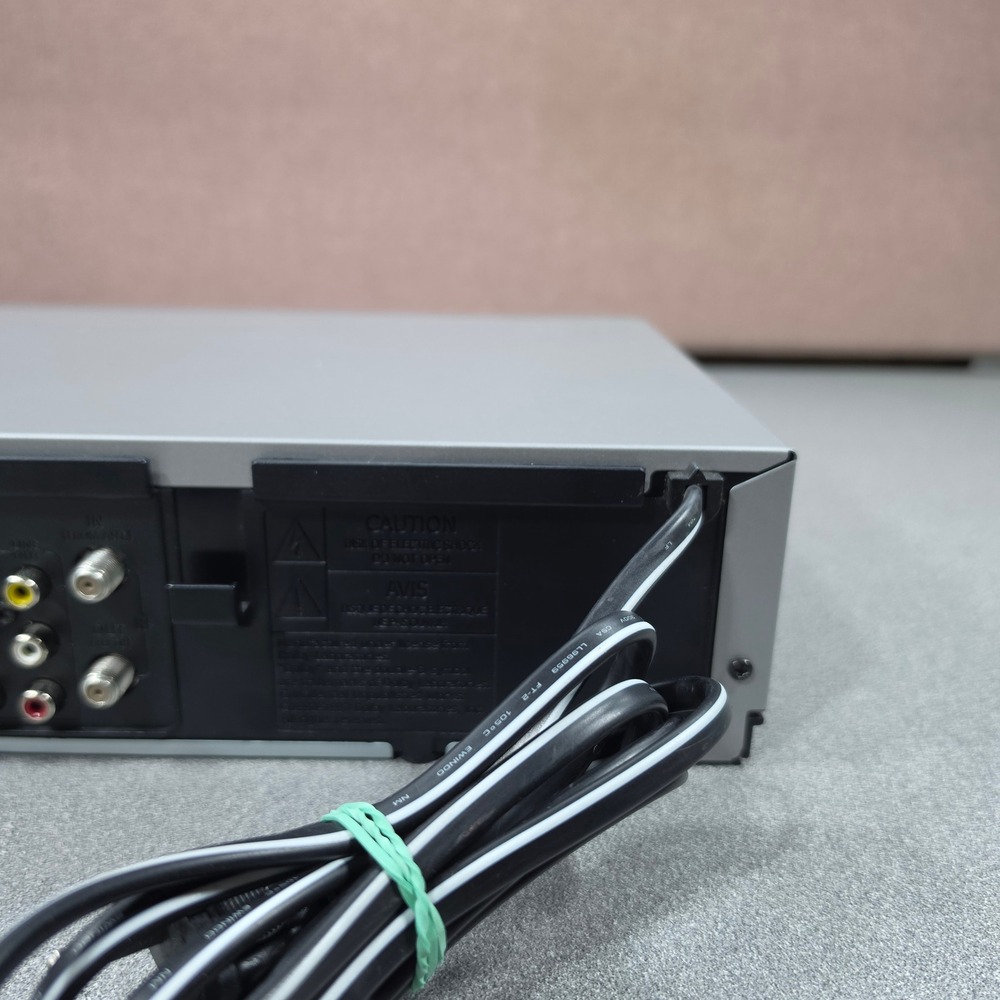 Samsung DVD/VHS Dual Deck Player DVD-V5500 4-Head Hi-Fi DVD NOT WORKING - Picture 8 of 16